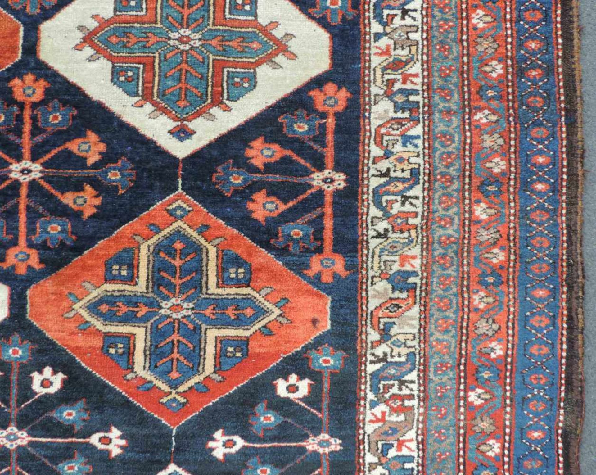 Bachtiar Felderteppich. Persien. Iran, antik, um 1900. 305 cm x 188 cm. Handgeknüpft. Wolle auf - Bild 6 aus 10
