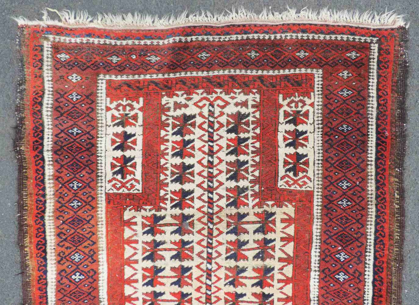 Belutsch Gebetsteppich, antik, spätes 19. Jahrhundert. Iran. 167 cm x 92 cm. Ostpersien. - Image 2 of 6