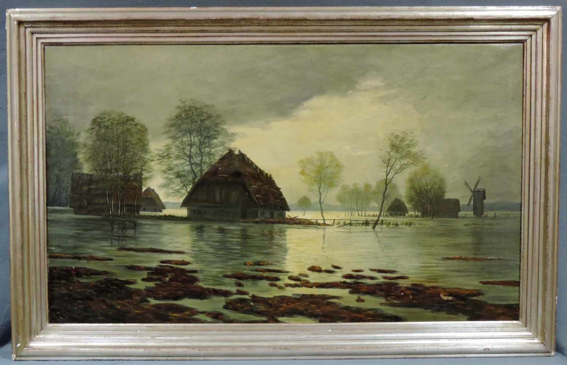 UNDEUTLICH SIGNIERT (XIX / XX). Niederländisches Dorf im Hochwasser. 122 cm x 72,5 cm. Gemälde. Öl - Image 2 of 6