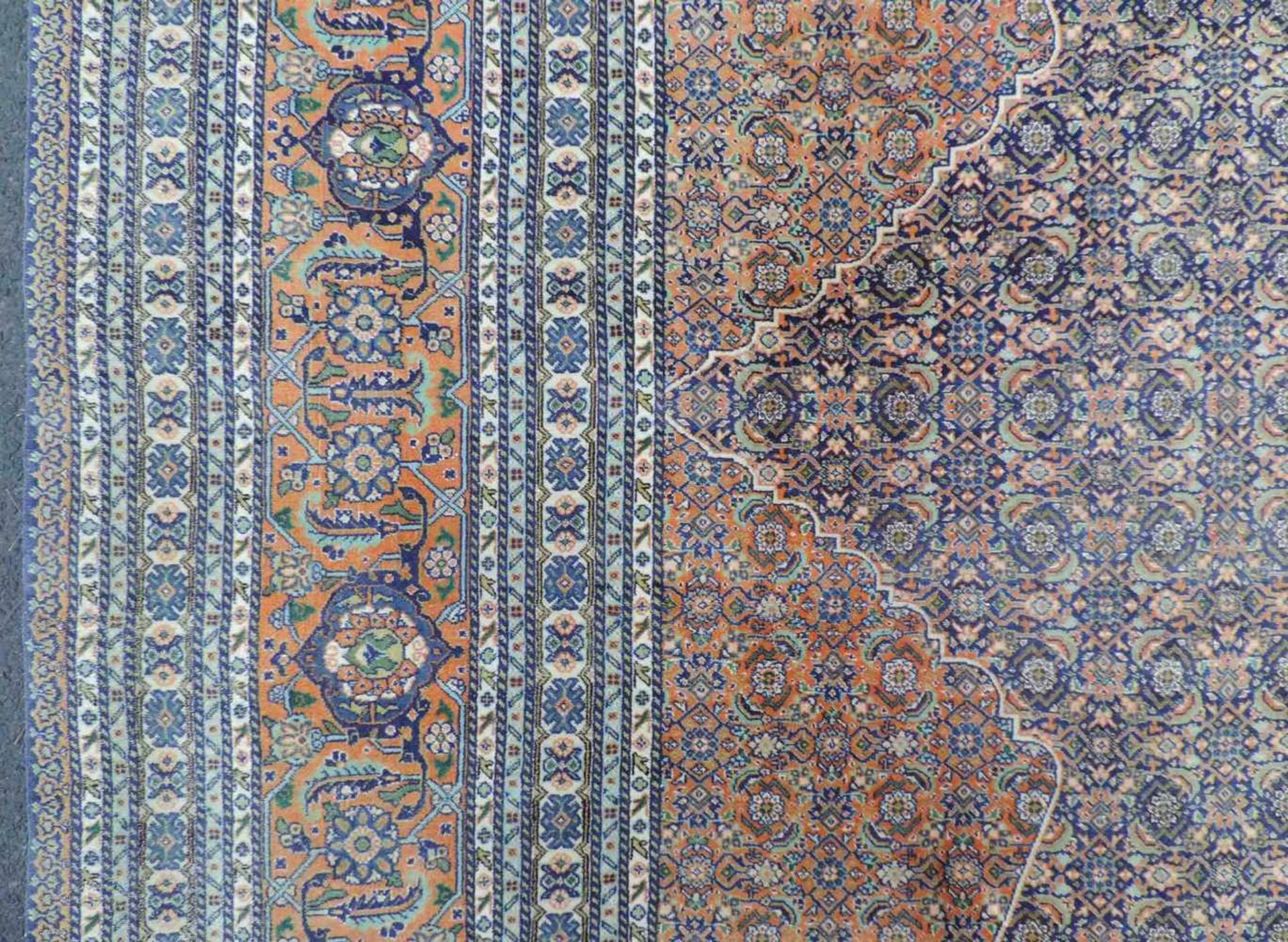 Täbris Mahi Perserteppich, signiert. Iran. Sehr feine Knüpfung. 400 cm x 300 cm. Orientteppich, - Bild 8 aus 12