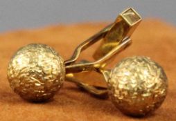 Ein Paar Manschettenknöpfe. 585 Gelbgold. 12,1 Gramm Gesamtgewicht. A pair of cufflinks. 585