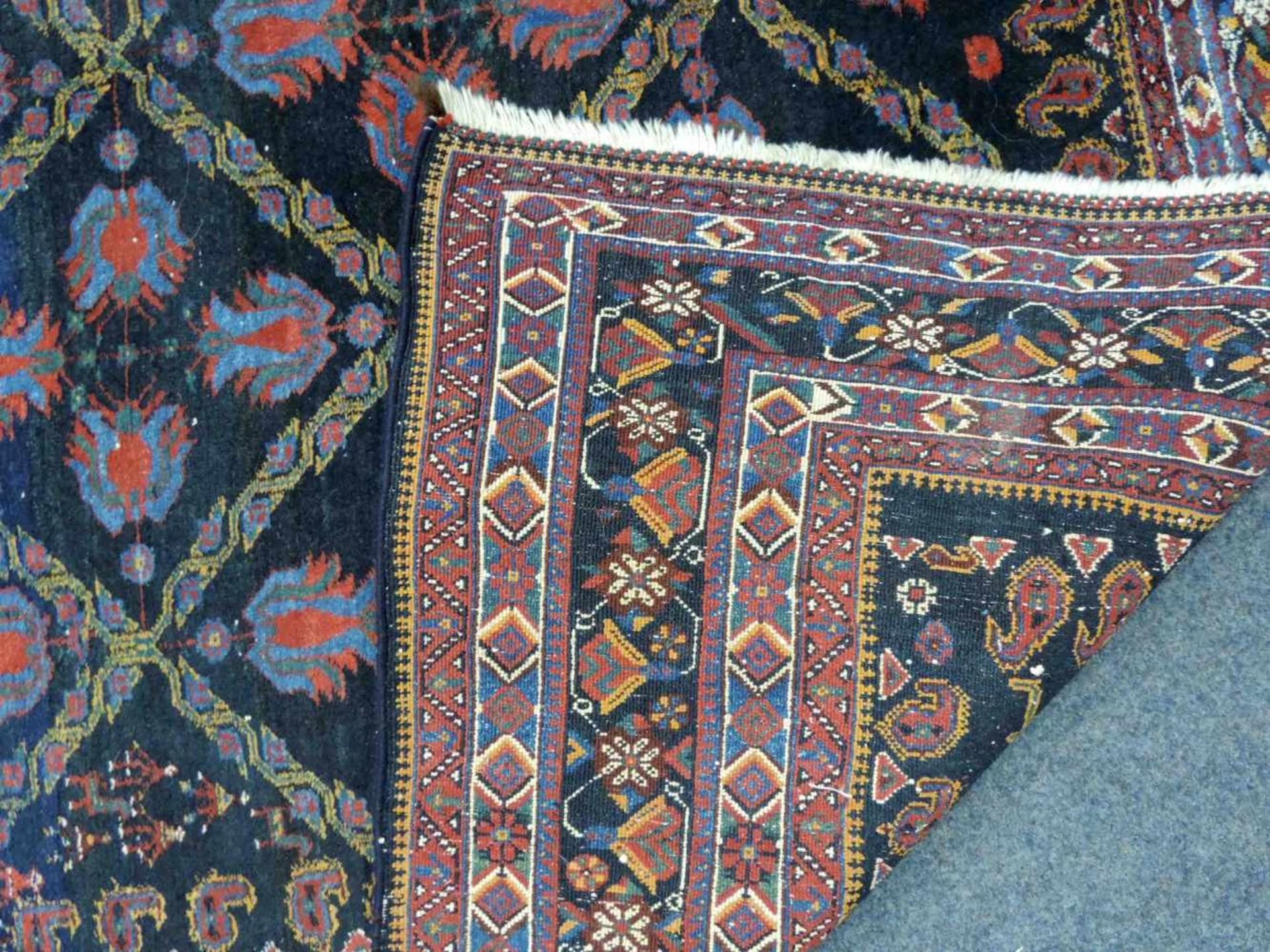 Afschar Perserteppich. Iran. Antik, um 1910. 314 cm x 182 cm. Orientteppich, handgeknüpft. Wolle auf - Bild 8 aus 9