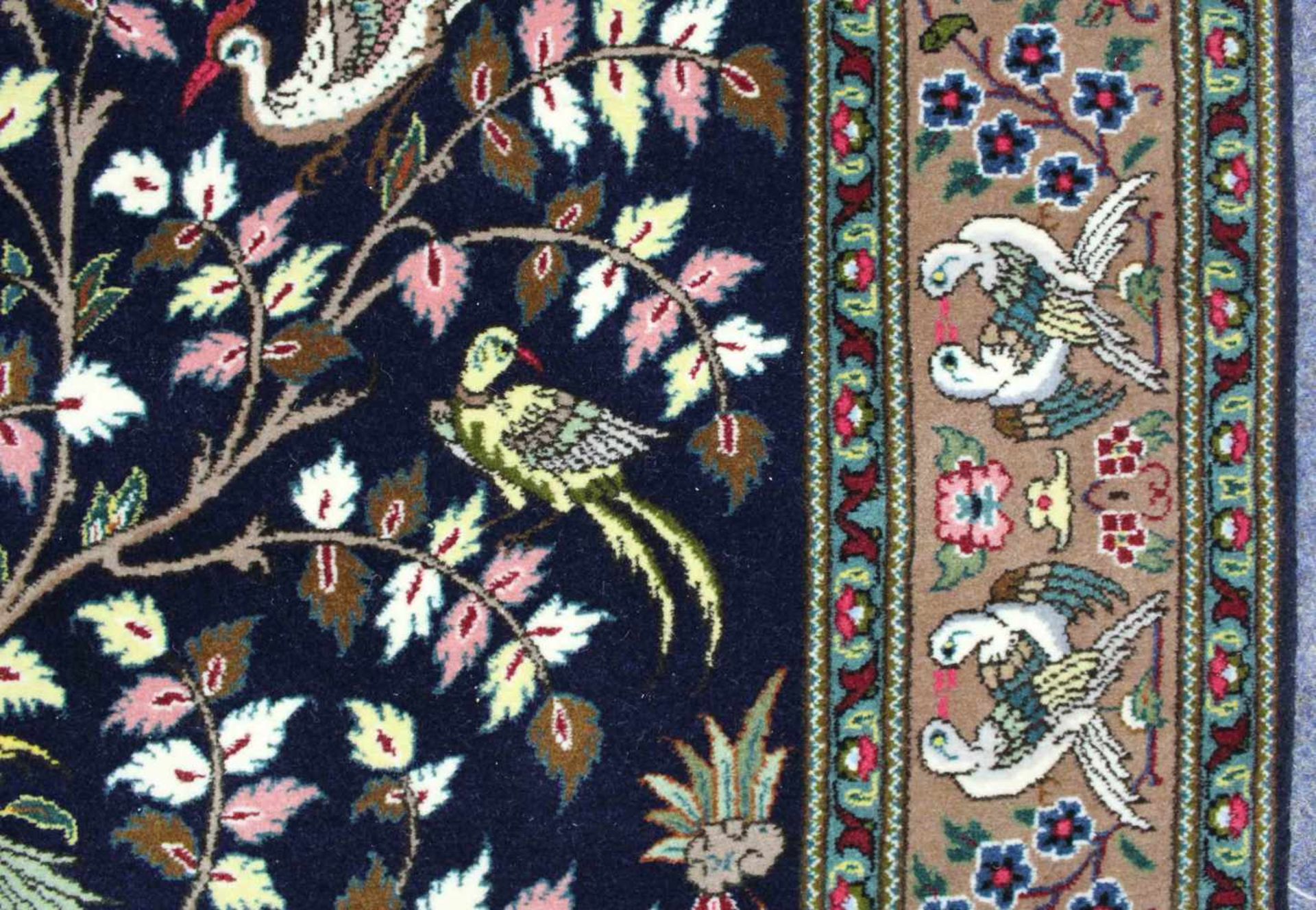 Täbris Perserteppich. Iran. Korkwolle auf Baumwolle. Sehr feine Knüpfung. 152 cm x 104 cm. - Bild 5 aus 9
