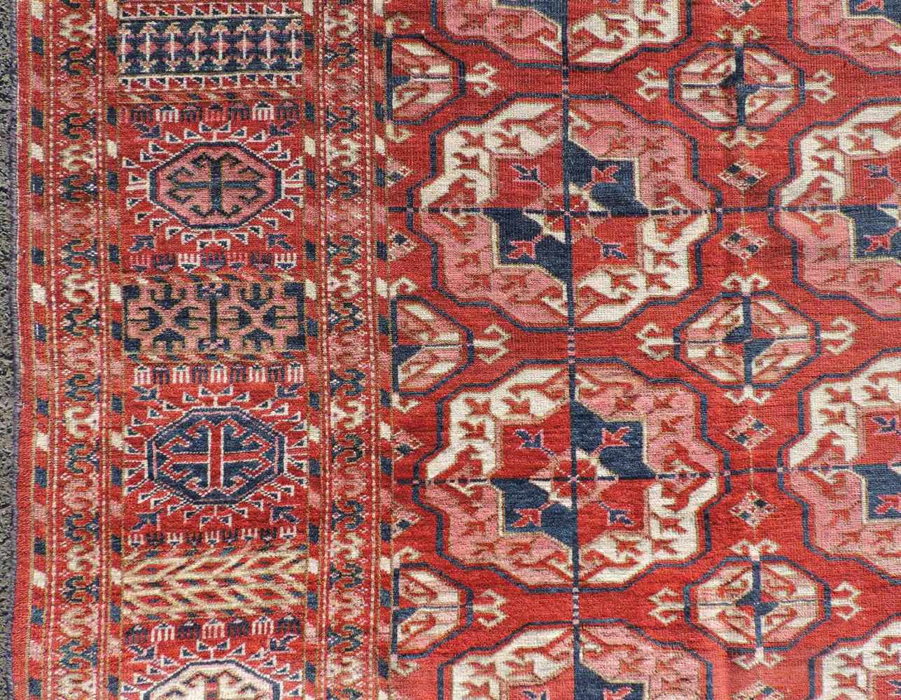 Tekke Hauptteppich. Iran / Turkmenistan. Göklan Wüste. Antik, um 1910. 364 cm x 215 cm. - Image 5 of 10