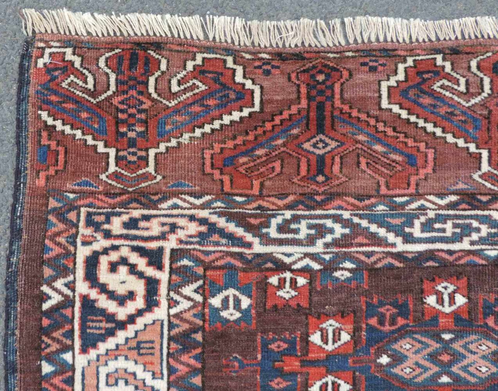 Jomud Hauptteppich. Turkmenistan. Antik, um 1900. 318 cm x 186 cm. Stammesteppich, handgeknüpft. - Bild 6 aus 9