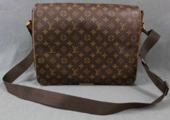 LOUIS VUITTON Messenger Bag Men. Circa 30 cm x 40 cm. Insgesamt durchschnittlicher Zustand. U.a.