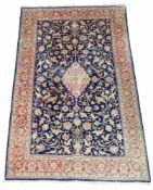 Saruk Perserteppich. Iran. 329 cm x 215 cm. Orientteppich, handgeknüpft. Wolle auf Baumwolle.