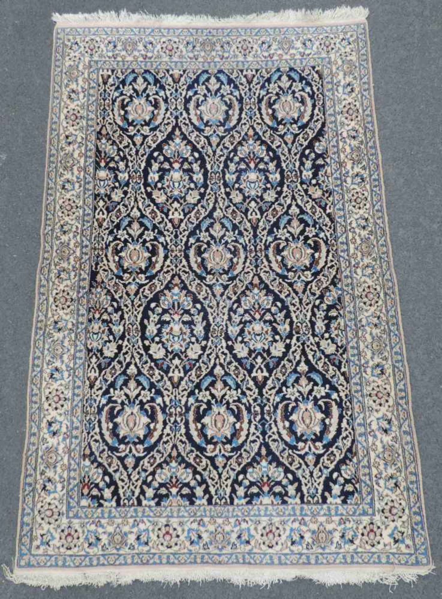 Nain Perserteppich. Iran. Sehr feine Knüpfung. 170 cm x 110 cm. Orientteppich, handgeknüpft. Wolle