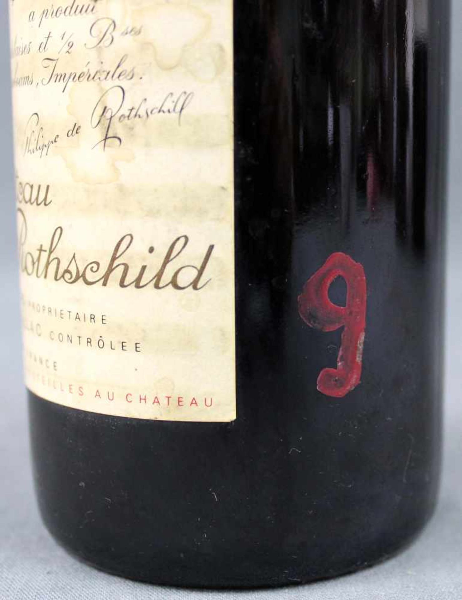 Chateau Mouton Rothschild, 1974. Grand Cru Classé. Eine ganze Flasche. Bordeaux. Rotwein. - Bild 5 aus 6