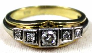 Ring 585 Gelbgold, besetzt mit fünf Altschliffdiamanten. 5,3 Gramm Gesamtgewicht. Ringgröße 55. Ring