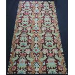 Aubusson Teppich. Frankreich, antik um 1870. 366 cm x 195 cm. Handgewebt. Wolle auf Wolle.