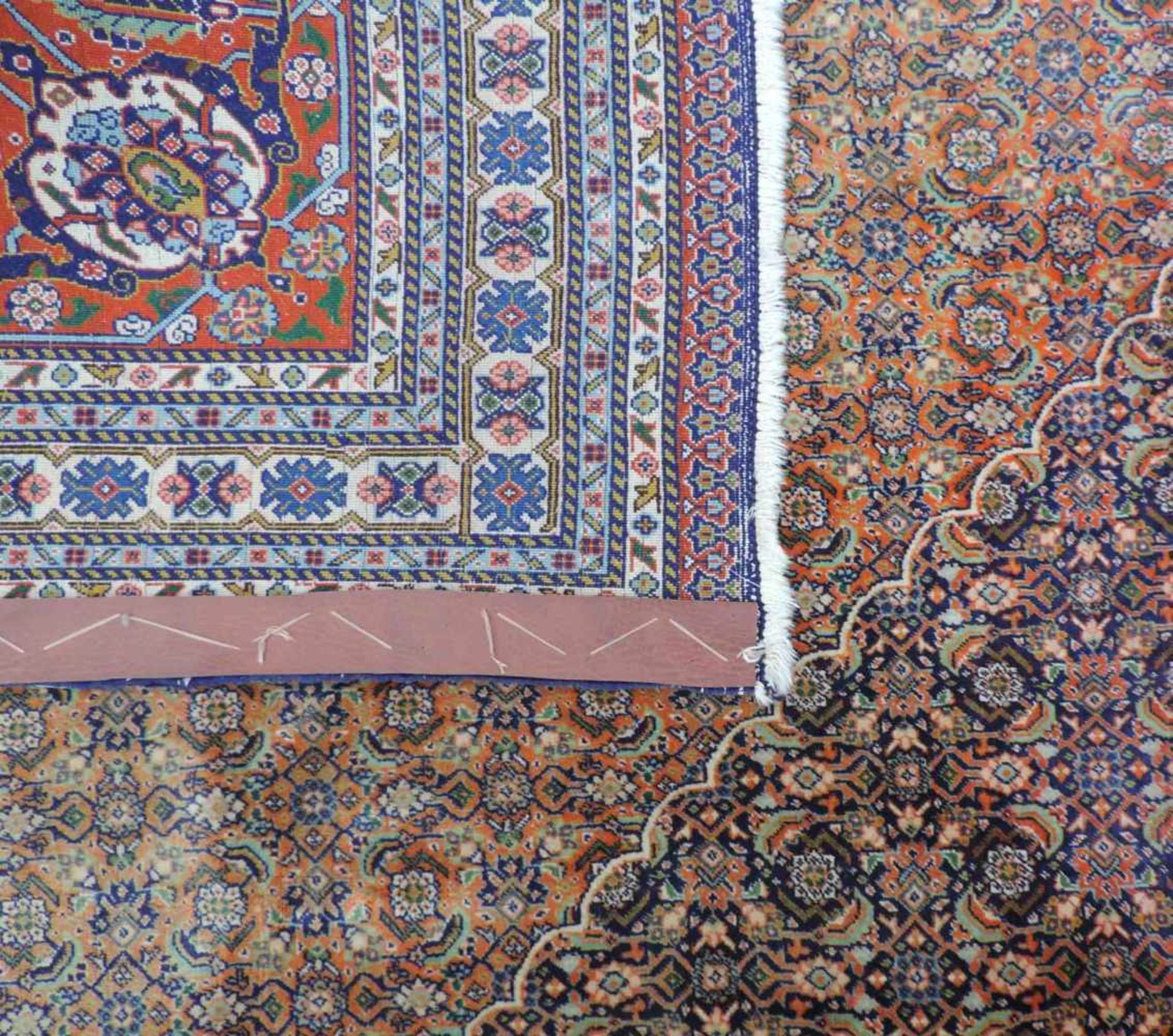 Täbris Mahi Perserteppich, signiert. Iran. Sehr feine Knüpfung. 400 cm x 300 cm. Orientteppich, - Bild 3 aus 12