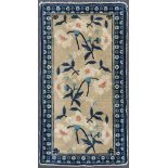 Pau Tou Meditationsteppich. Peking. Nord China, antik 19. Jahrhundert. 119 cm x 65 cm. Handgeknüpft.