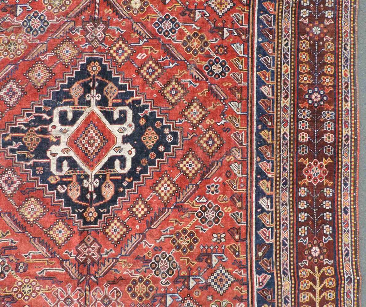Gashgai, Perserteppich. Iran, alt um 1920. 260 cm x 170 cm. Orientteppich, handgeknüpft. Wolle auf - Image 5 of 9