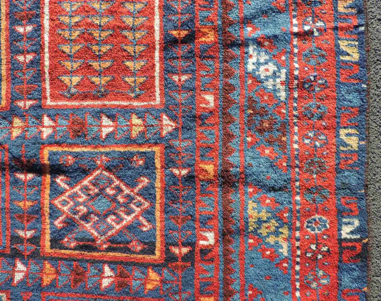 Bachtiar Gabbeh Stammesteppich. Persien. Iran, alt, um 1930. 258 cm x 182 cm. Handgeknüpft. Wolle - Image 5 of 9