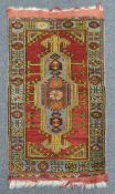 Yastik Sitzteppich. Kappadokien. Türkei. Alt, 1. Hälfte 20. Jahrhundert. 95 cm x 59 cm ohne