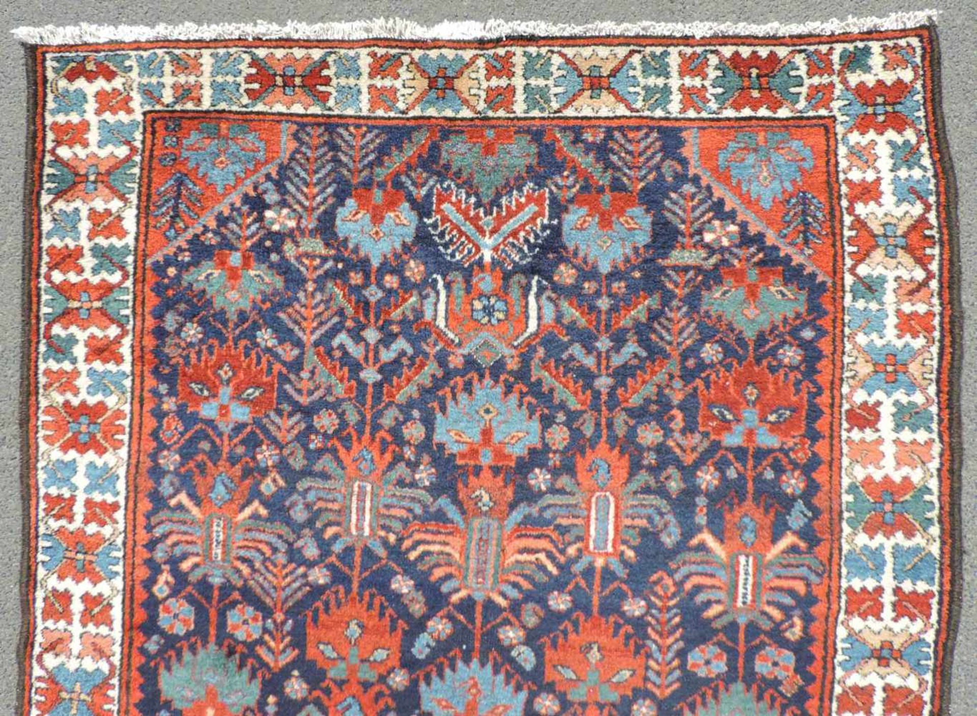 Bachtiar Perserteppich. Iran, alt um 1930. 186 cm x 130 cm. Orientteppich. Handgeknüpft. Wolle auf - Bild 4 aus 6