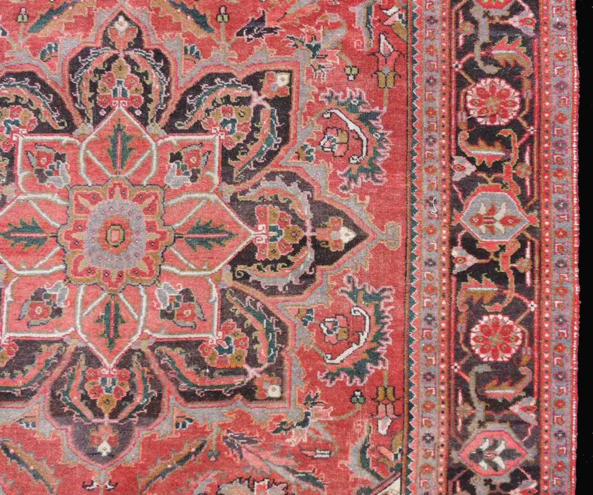 Heris Ahar Perserteppich. Iran, alt, Mitte 20. Jahrhundert. 306 cm x 221 cm. Handgeknüpft. Wolle auf - Bild 8 aus 12