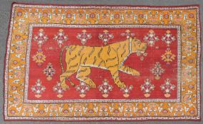 Amritsar Tigerteppich. Indien. Wohl Mogul. Mitte 19. Jahrhundert. 125 cm x 210 cm. Orientteppich.