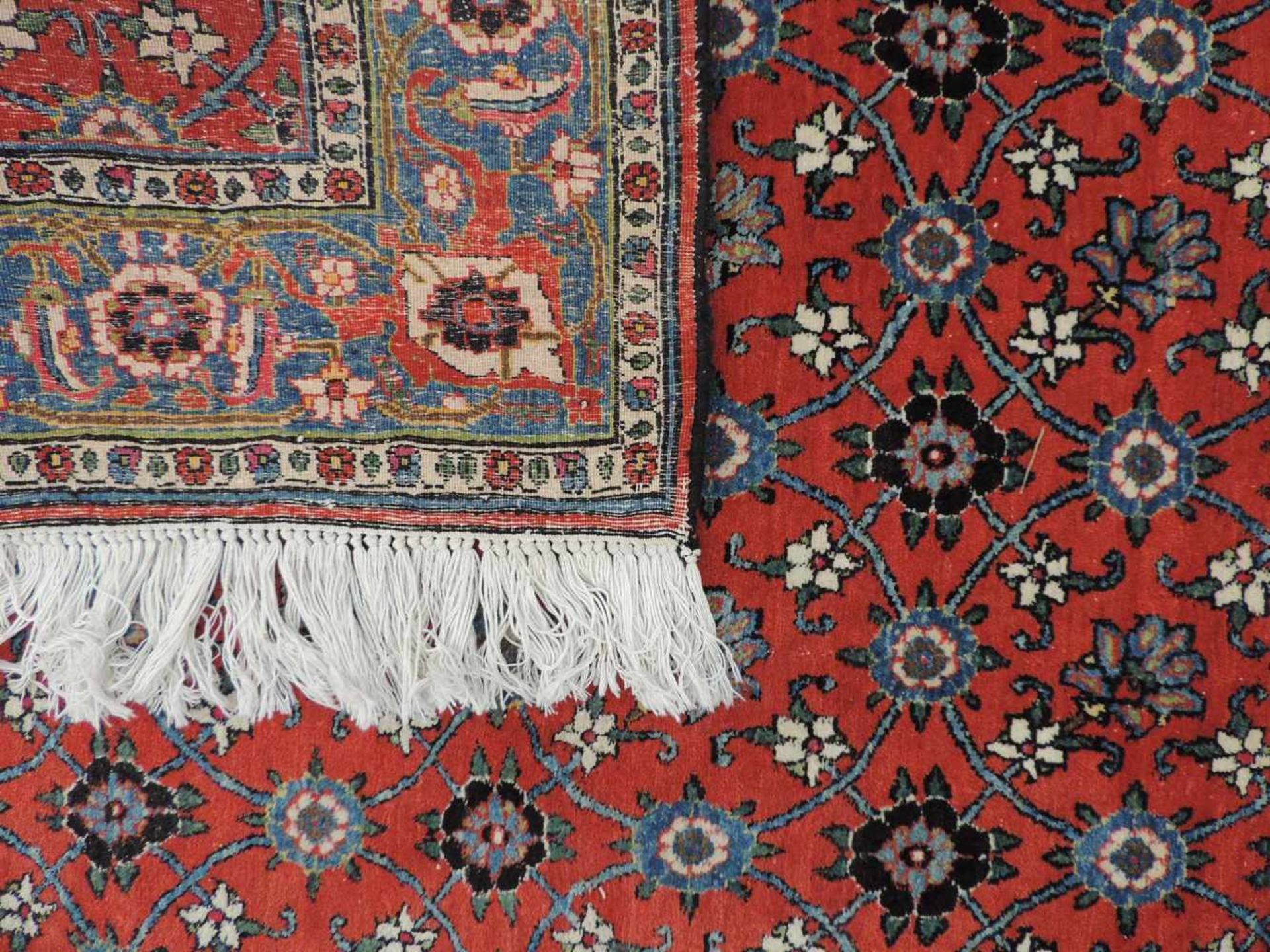 Varamin Perserteppich. Iran, Mitte 20. Jahrhundert. Feine Knüpfung. 206 cm x 152 cm. - Bild 5 aus 6