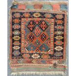 Jaff Stammesteppich. Taschenfront. Iran, antik, um 1890. 68 cm x 56 cm insgesamt. Handgeknüpft und