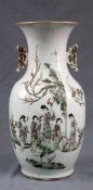 Vase. China / Japan. Wohl alt. 41 cm hoch. Vase. China / Japan. Probably old. 41 cm high.