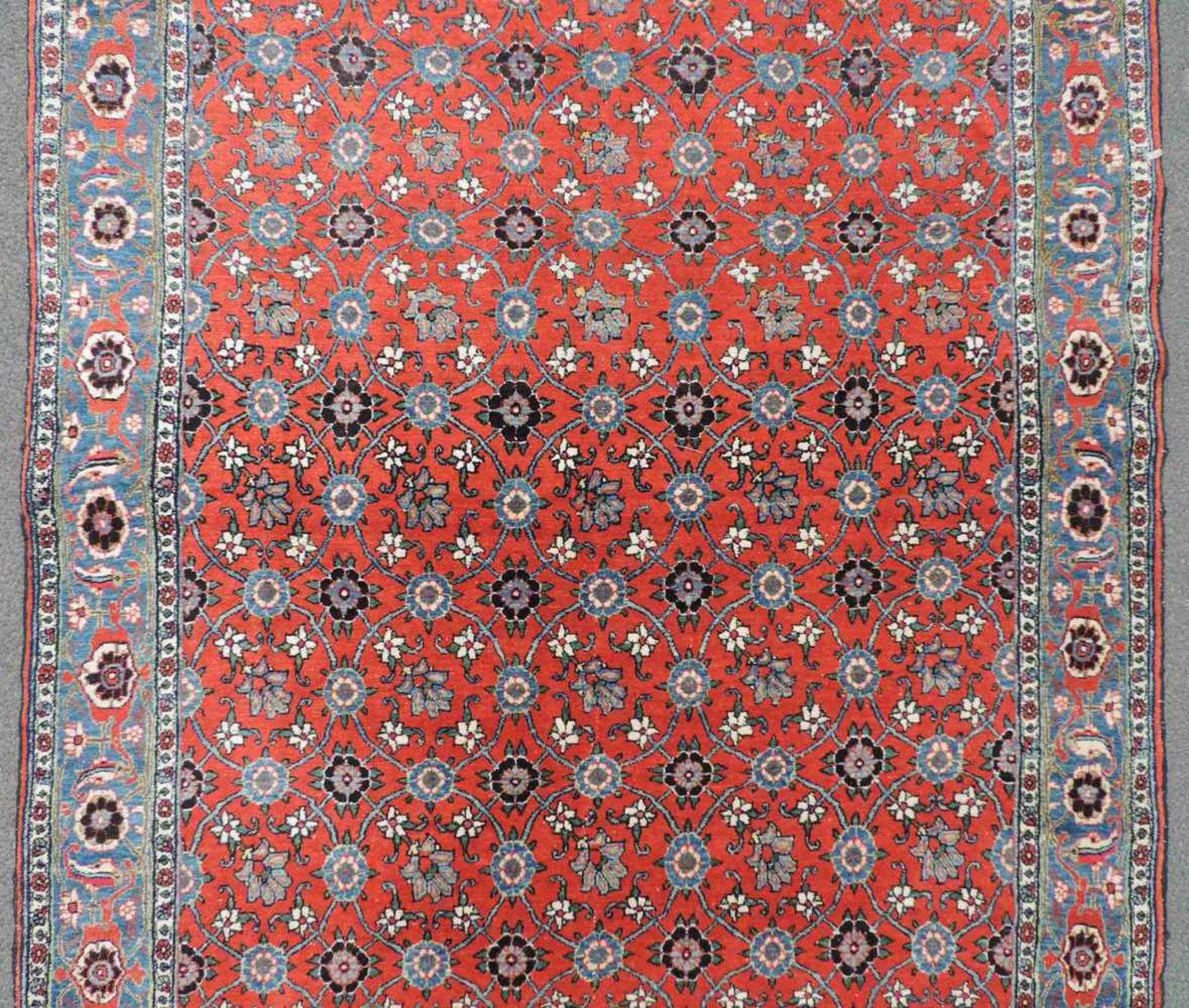 Varamin Perserteppich. Iran, Mitte 20. Jahrhundert. Feine Knüpfung. 206 cm x 152 cm. - Bild 3 aus 6