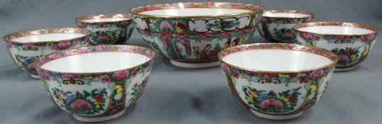 6 Suppenschalen und eine Schüssel. Wohl China "Familie Rose", alt. Bis 20 cm. 6 soup bowls and a