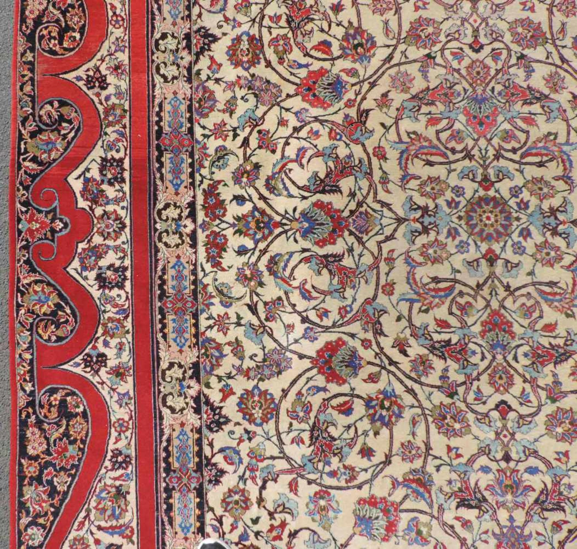 Isfahan Perserteppich. Iran. Mitte 20. Jahrhundert. Sehr feine Knüpfung. 362 cm x 260 cm. - Bild 5 aus 10