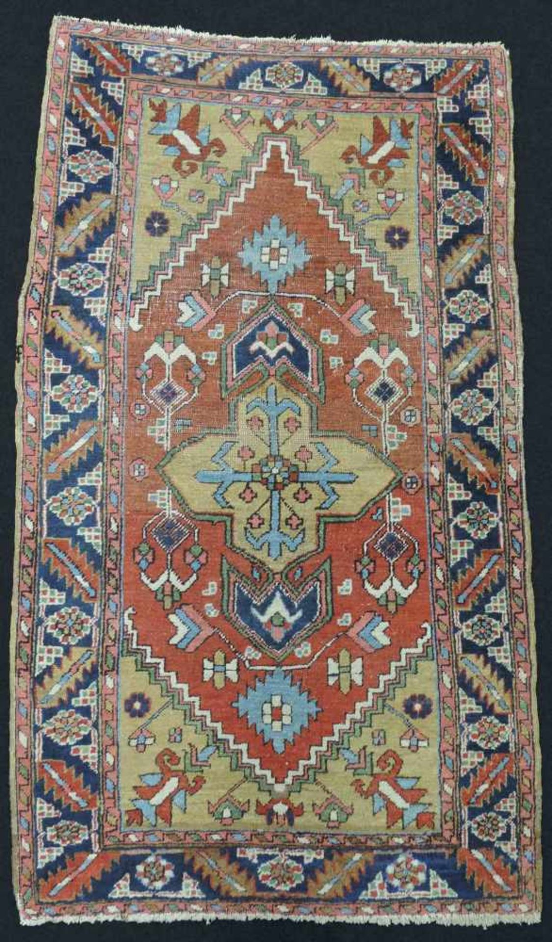 Heris Perserteppich. Iran, antik um 1900. 170 cm x 98 cm. Orientteppich. Handgeknüpft. Wolle auf