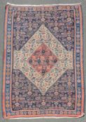Senneh Kelim. Perserteppich. Iran, alt, Mitte 20. Jahrhundert. 150 cm x 107 cm. Orientteppich.