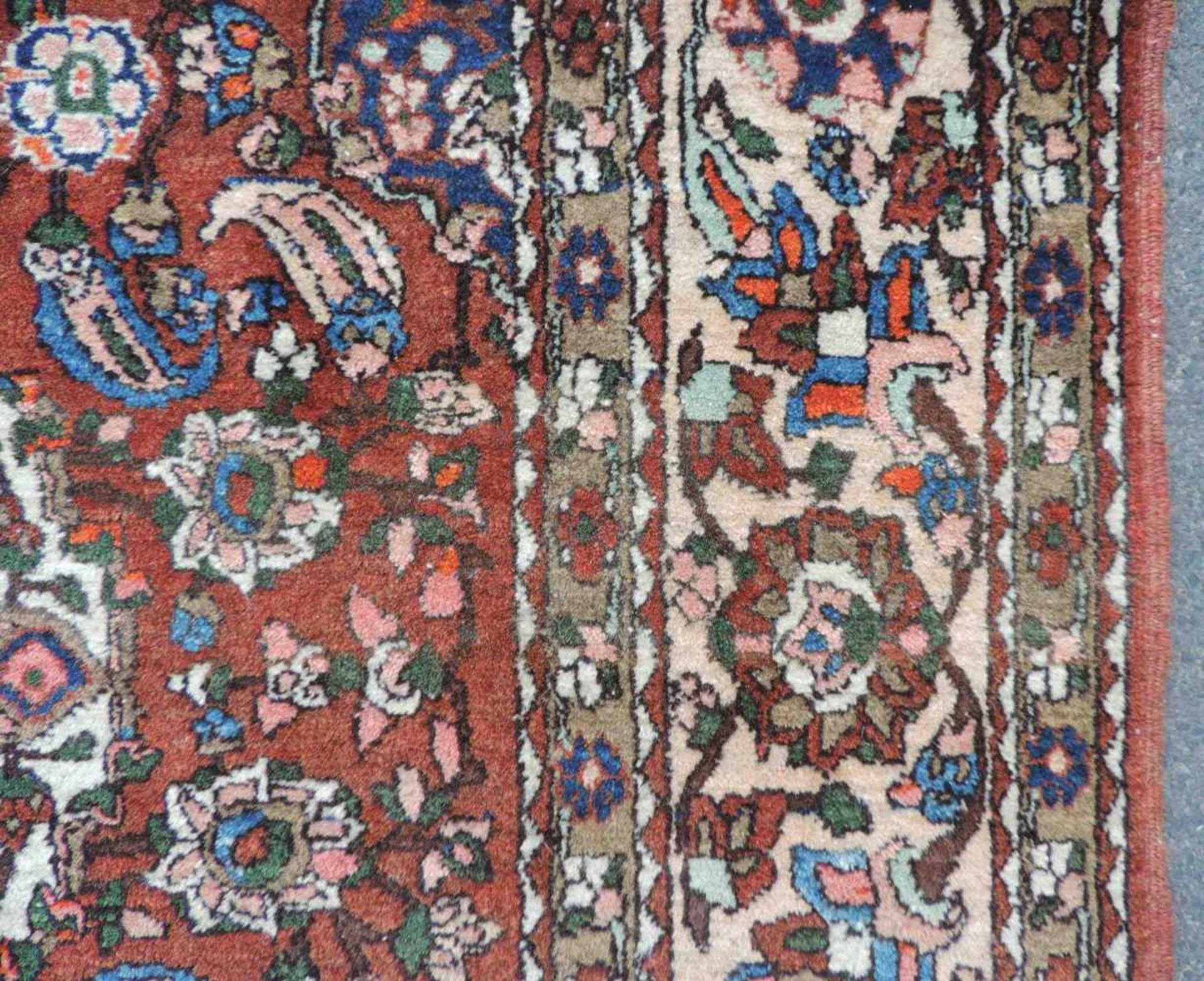 Isfahan Perserteppich. Iran, alt um 1930. Feine Knüpfung. 205 cm x 142 cm. Handgeknüpft. Wolle auf - Bild 11 aus 11