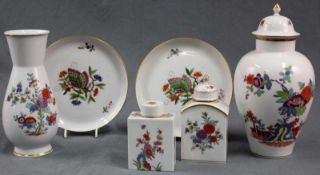 6 Teile Meissen Porzellan, Chinesischer Schmetterling. Bis 20 cm. 9 parts Meissen porcelain, Chinese
