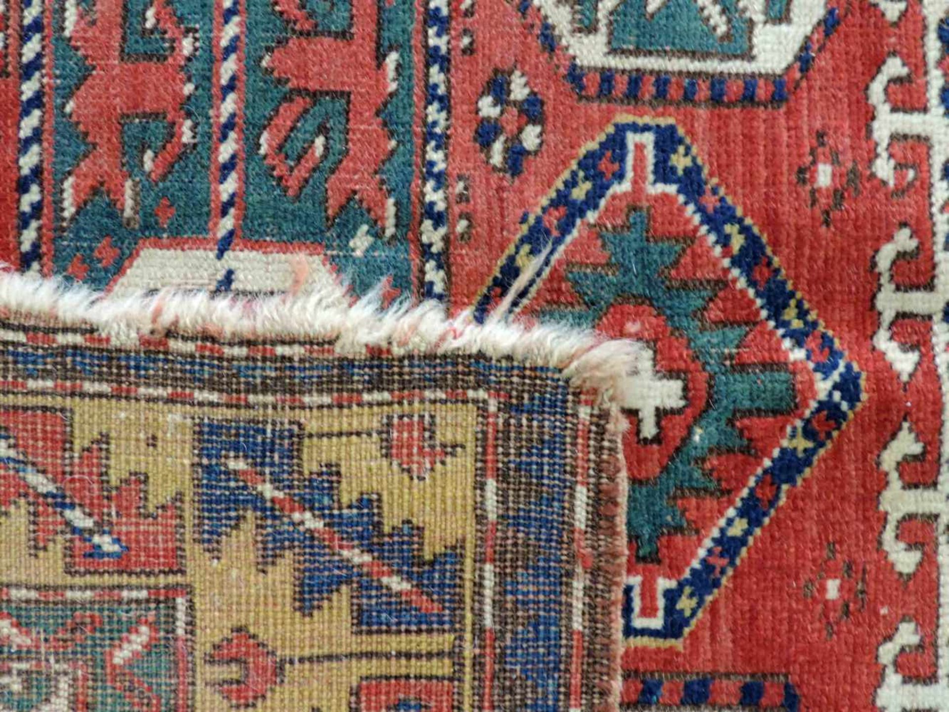 Kasak Dorfteppich. Kaukasus. Antik, Mitte 19. Jahrhundert. 224 cm x 145 cm. Orientteppich. - Bild 3 aus 11