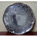 Platte mit Wappen. Silber geprüft. 899 Gramm. Durchmesser 35,5 cm. Plate with coat of arms. Silver