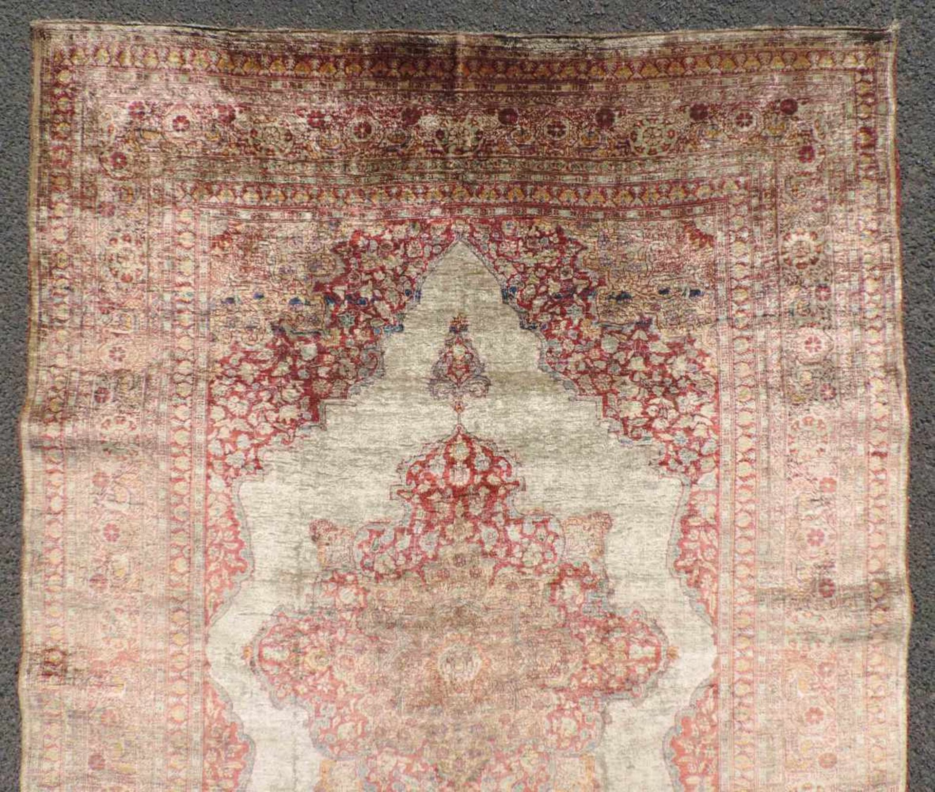 Täbris Perserteppich "Hadji Jallili". Iran. Antik. 2. Hälfte 19. Jahrhundert. 163 cm x 120 cm. - Bild 3 aus 5