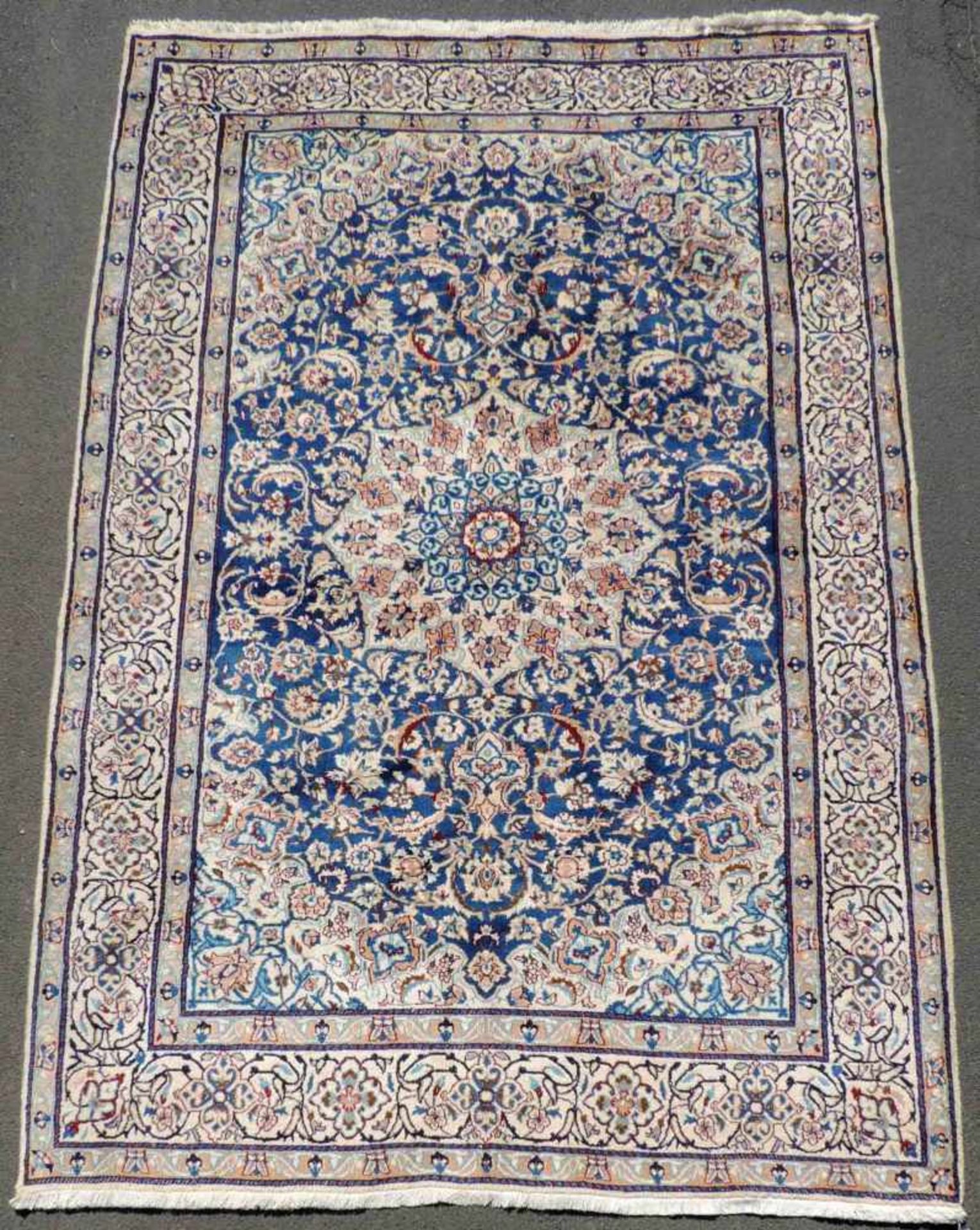 Nain, Perserteppich, Iran. Feine Knüpfung. 304 cm x 207 cm. Orientteppich. Handgeknüpft. Wolle auf