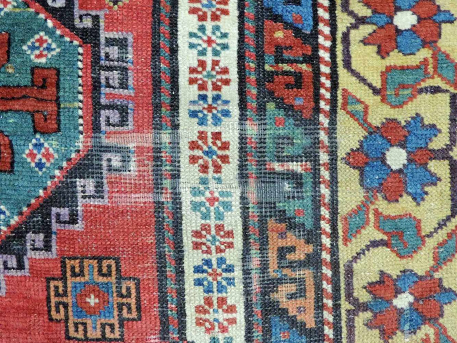 Gendje Galerie Teppich. Kaukasus. Antik um 1880. 270 cm x 116 cm. Orientteppich. Handgeknüpft. Wolle - Bild 7 aus 10