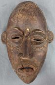 Maske, wohl Dan oder Gaegon. Erworben in Liberia um 1974. Holz. Gefasst. 30 cm hoch. Holz