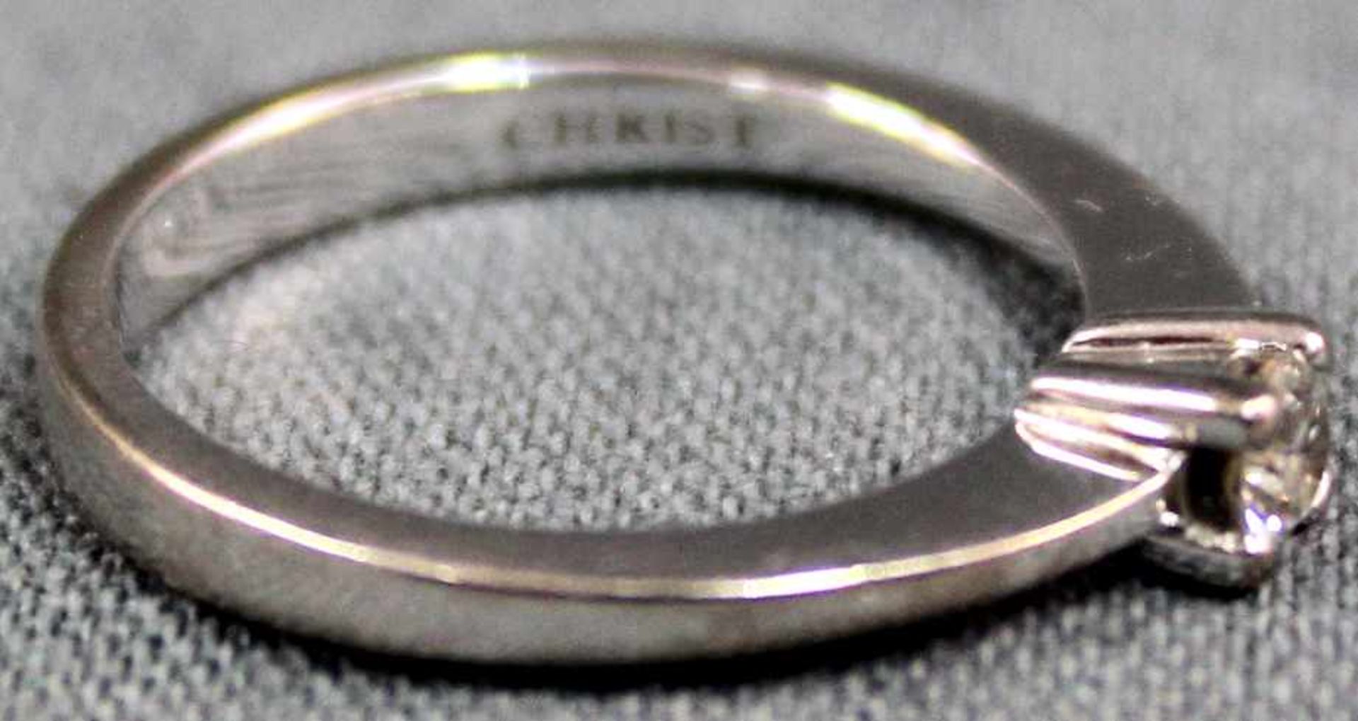 Ring, Weißgold 585. Ein Solitär Diamant Brillant. Wesselton lupenrein. Der Stein 0,15 Karat. 3 Gramm - Bild 3 aus 5