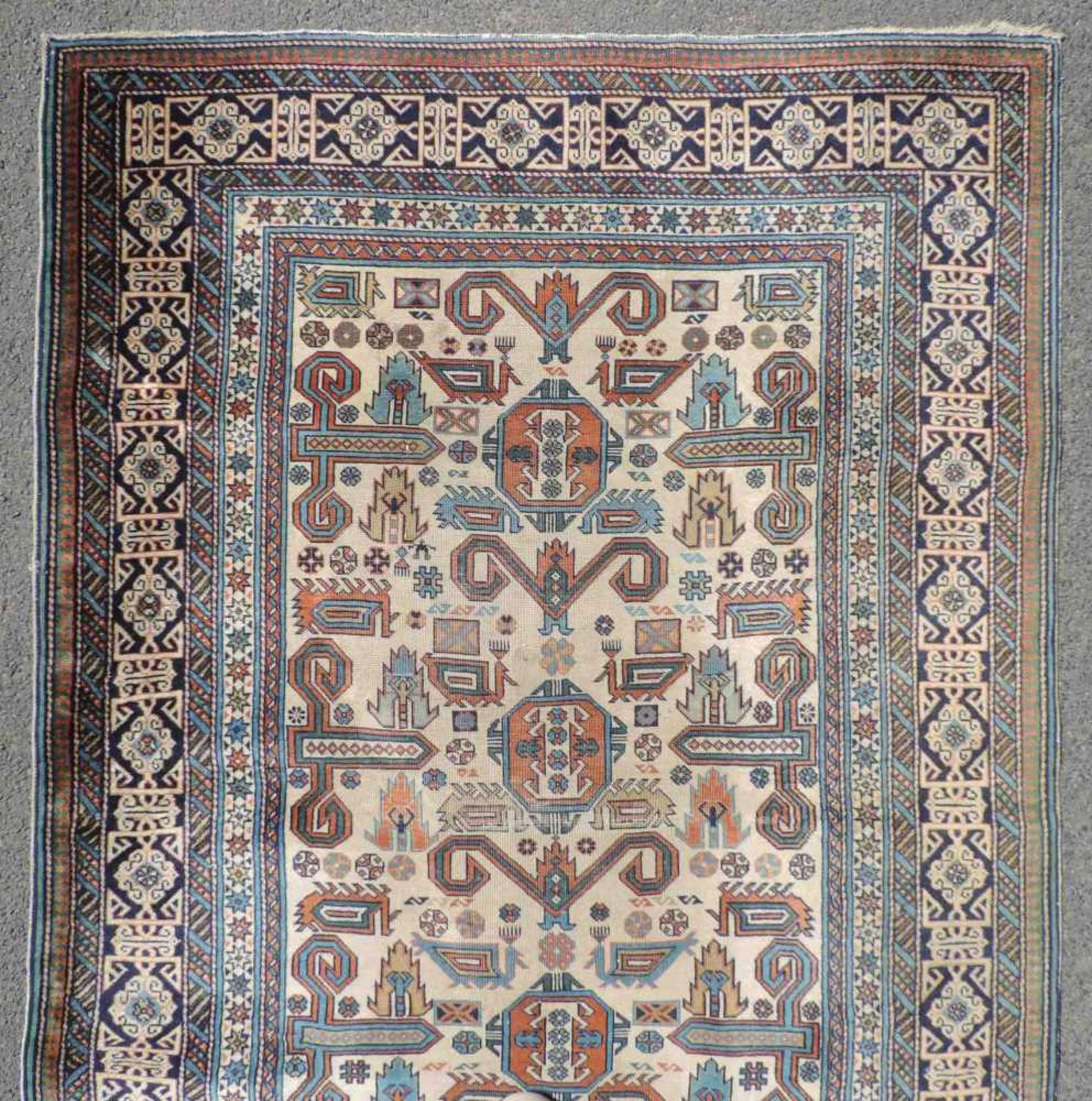 Schirwan Perepedil Dorfteppich. Kaukasus. Alt, um 1920. 158 cm x 111 cm. Orientteppich. - Bild 3 aus 6