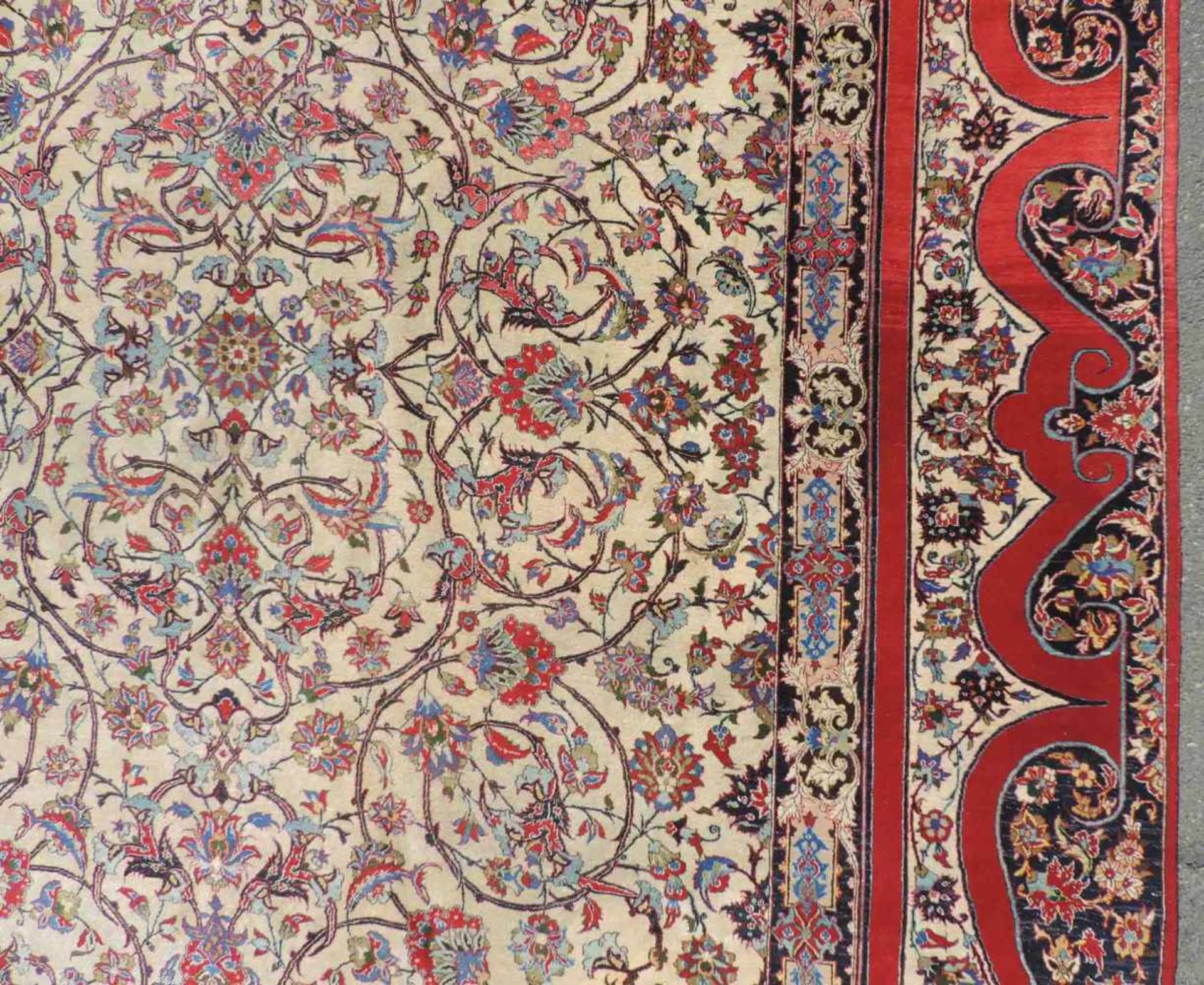 Isfahan Perserteppich. Iran. Mitte 20. Jahrhundert. Sehr feine Knüpfung. 362 cm x 260 cm. - Bild 7 aus 10