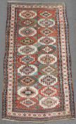 Karabagh Dorfteppich. Kaukasus. Antik, um 1880. 230 cm x 118 cm. Orientteppich. Handgeknüpft.