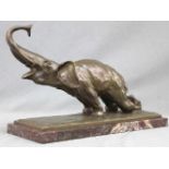 M. CHOUX (XIX - XX). Elefant. Bronze. 56 cm Gesamtlänge. M. CHOUX (XIX - XX). Elephant. Bronze. 56