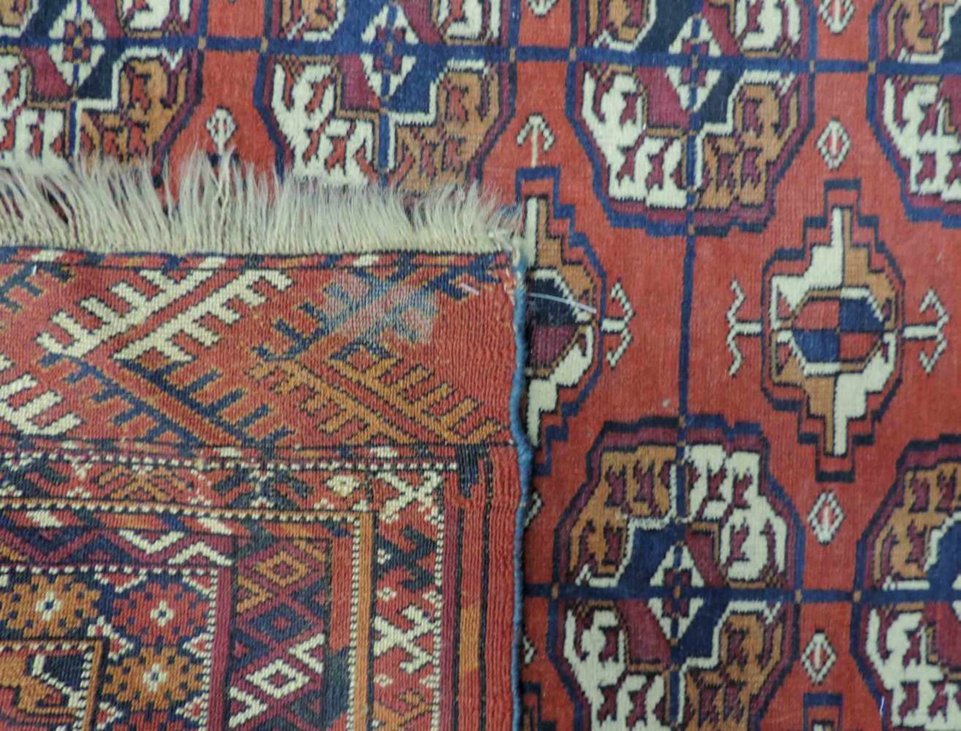 Göklan Jomud Tekke Herdteppich. Iran / Turkmenistan. Alt, um 1920. 103 cm x 86 cm. Handgeknüpft. - Bild 4 aus 5