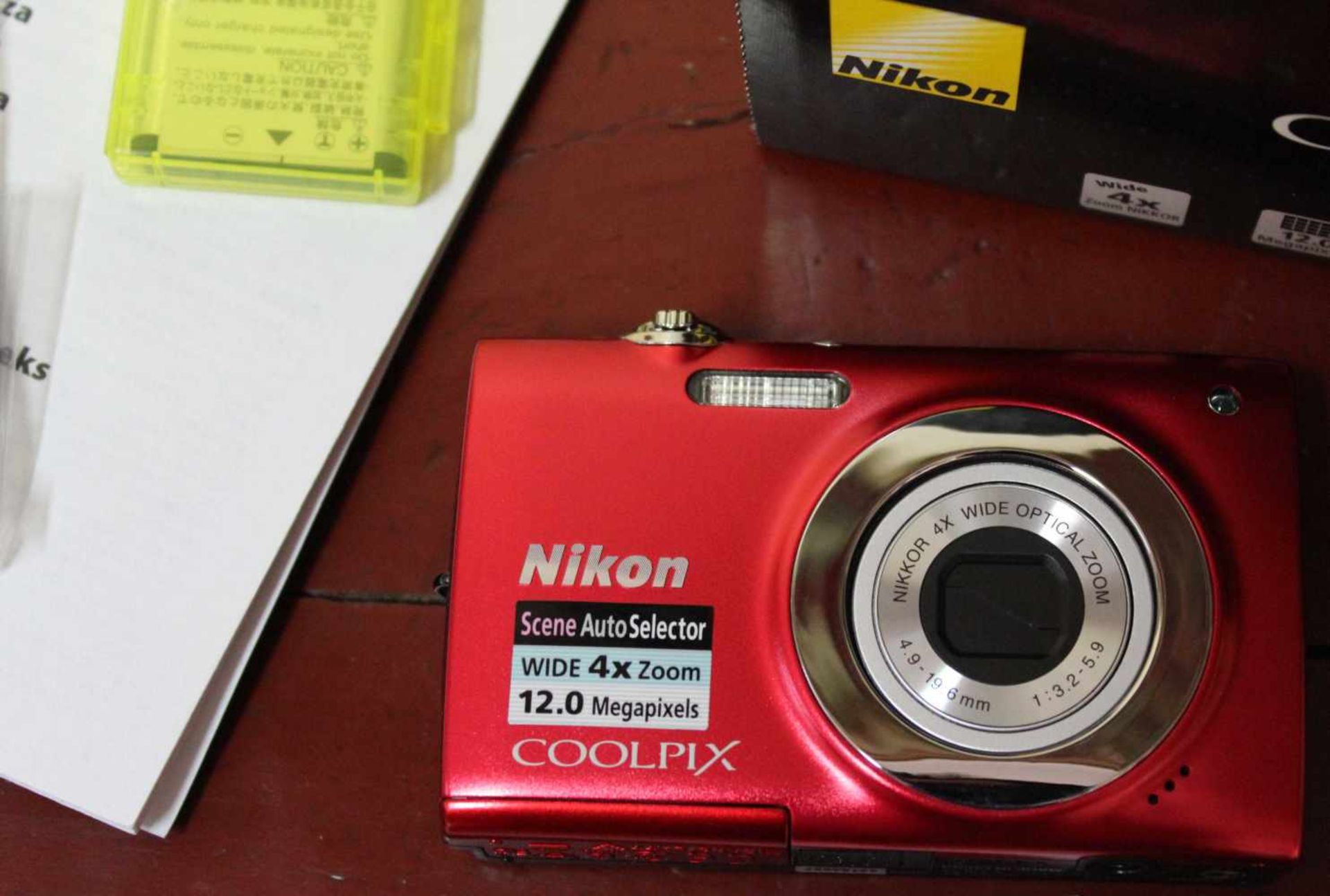 Nikon Coolpix S2500 (12 Megapixel), Rot. Original verpackt. Nikon Coolpix S2500 (12 Megapixel), Red. - Image 3 of 4