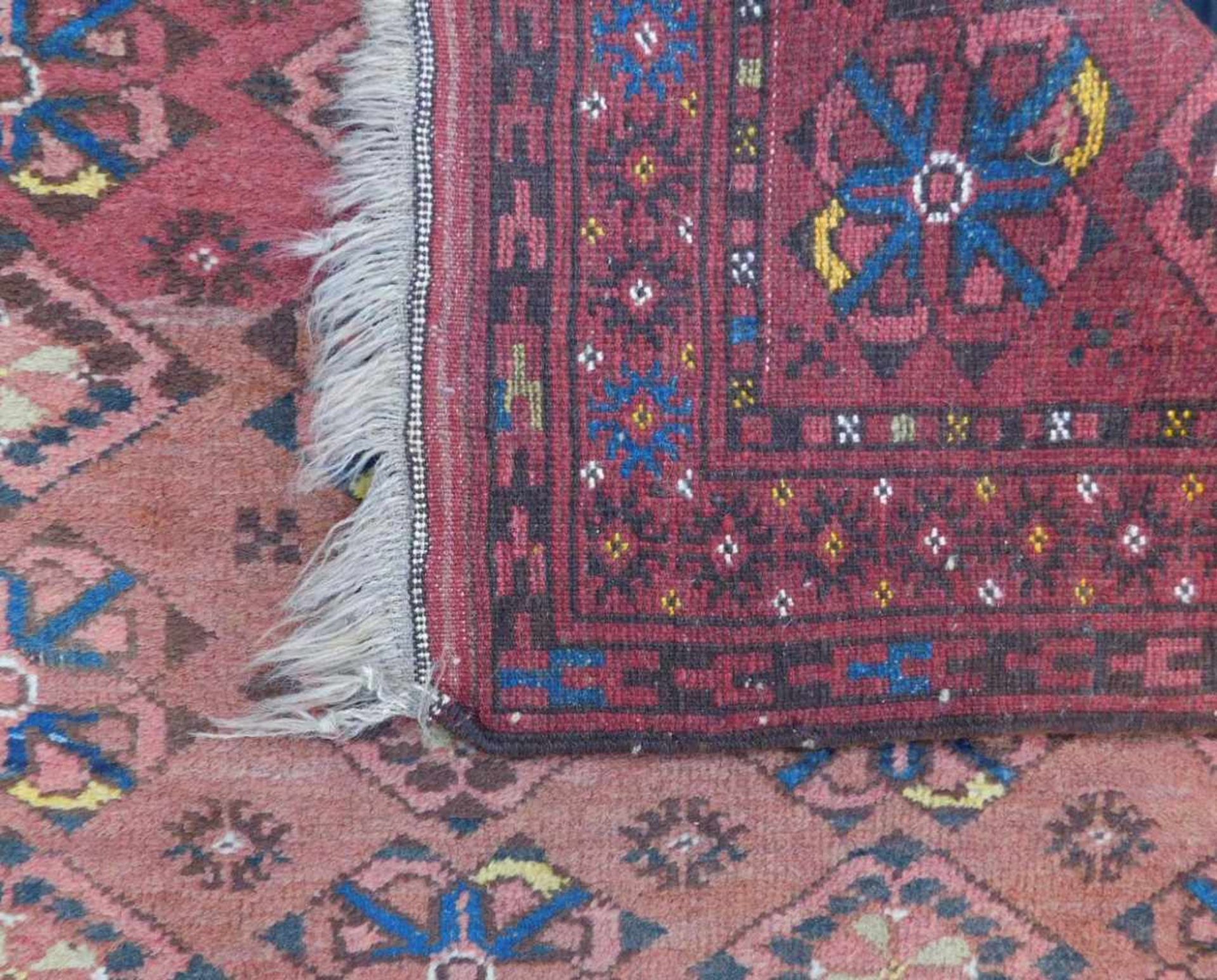 Ersari Stammesteppich. Turkmensitan / Afghanistan. Alt, um 1930. 145 cm x 93 cm. Handgeknüpft. Wolle - Bild 4 aus 5