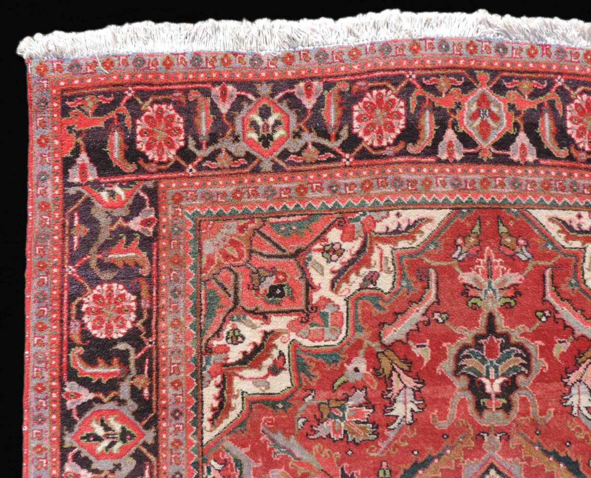 Heris Ahar Perserteppich. Iran, alt, Mitte 20. Jahrhundert. 306 cm x 221 cm. Handgeknüpft. Wolle auf - Bild 10 aus 12