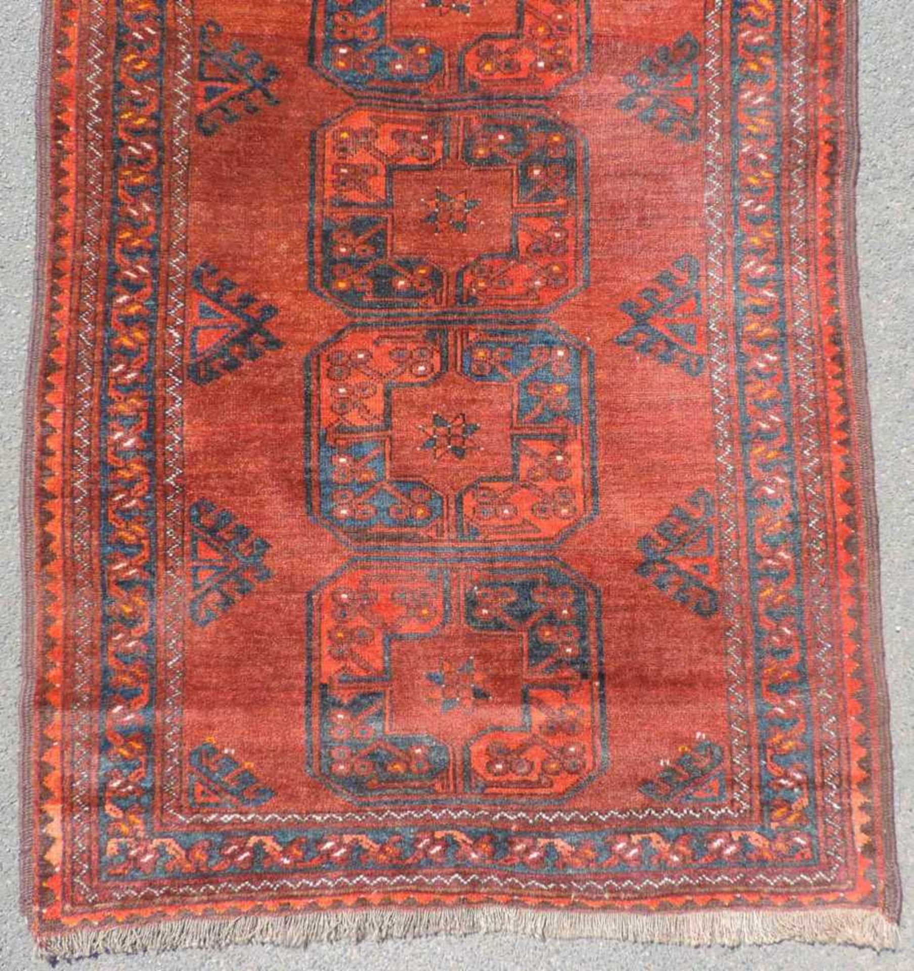 Ersari Stammesteppich. Turkmenistan. Antik um 1910. 193 cm x 102 cm. Orientteppich. Handgeknüpft. - Bild 2 aus 5