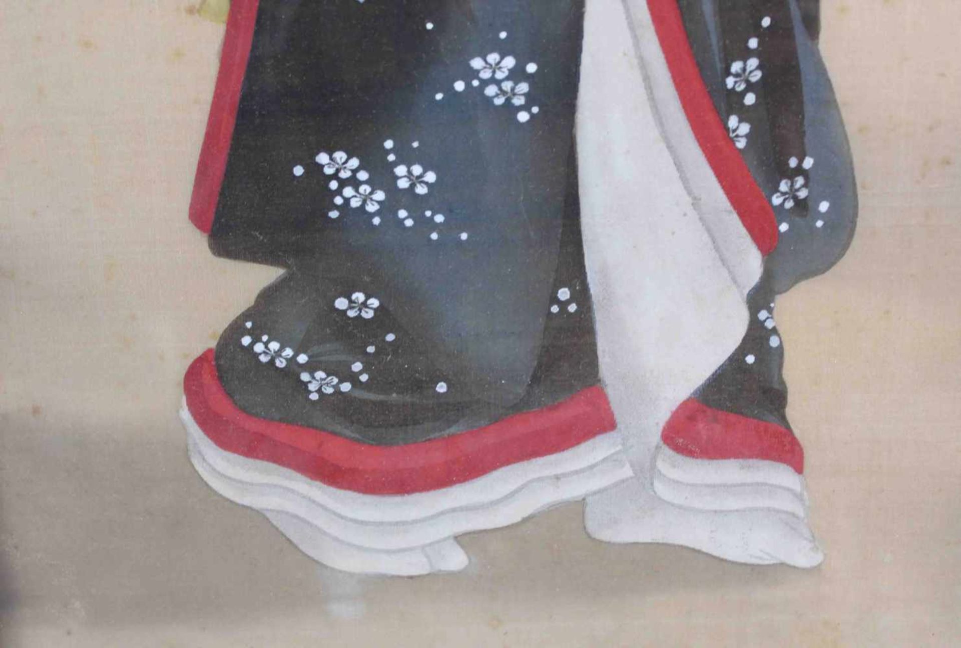 Paar Frauenportraits. Geishas. Malerei auf Seide. Wohl alt, um 1900. 82 cm x 35 cm. Pair of women - Bild 7 aus 8